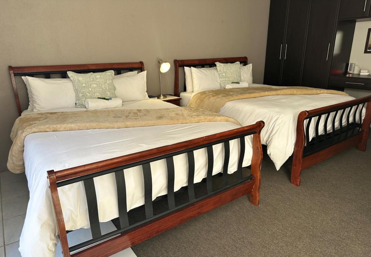 Fin And Feather Guest Lodge 복스버그 외부 사진