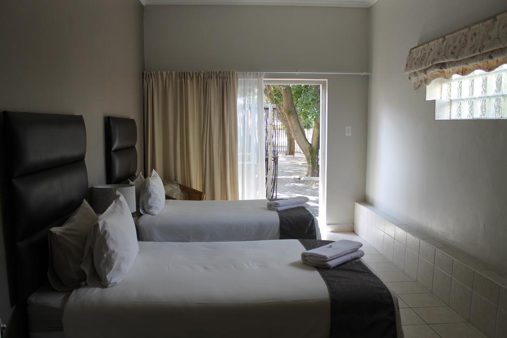 Fin And Feather Guest Lodge 복스버그 외부 사진